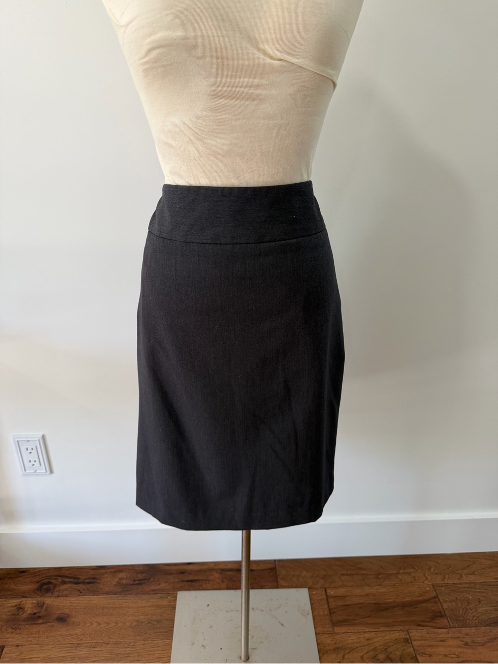 Liz Claiborne Grey Knee Length Pencil Skirt